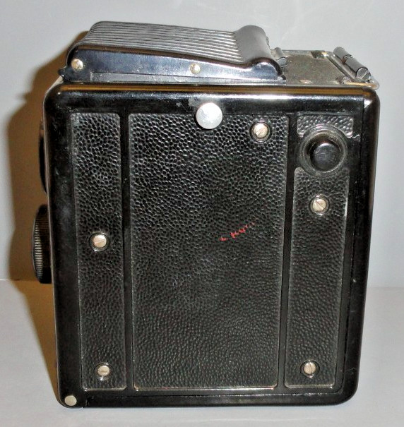 Vintage 1950’s Spartus Full-Vue Box Camera Made In The USA UNTESTED