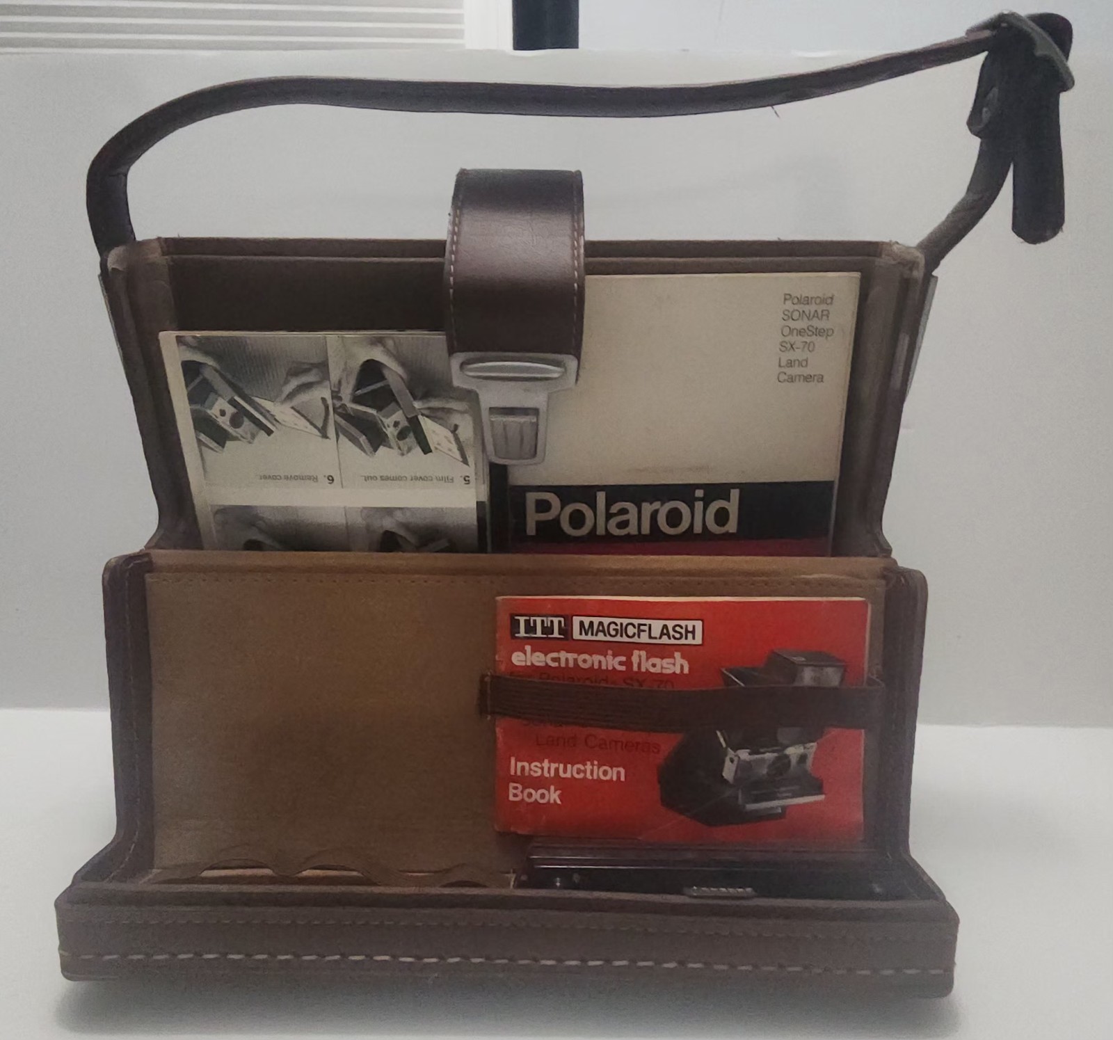 VTG Polaroid Sonar OneStep SX-70 Camera Case Brown Leather w/ Manuals Flash Bar