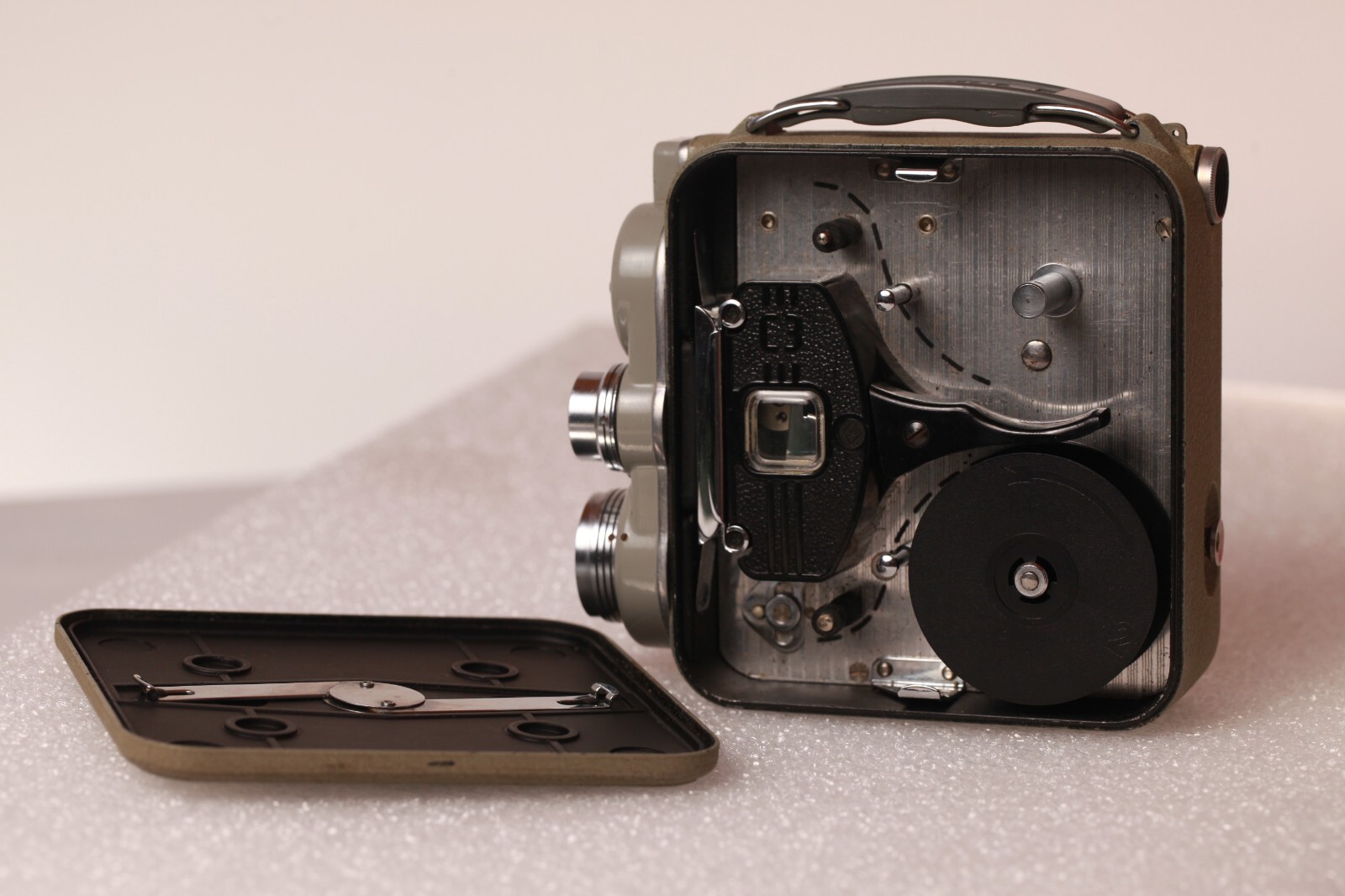 Eumig C3 Regular 8mm Movie Camera – 1950’s vintage collectible with case