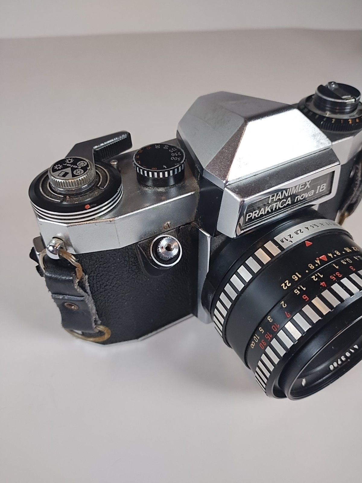 Hanimex Praktica Nova 1B SLR / Meyer Optik Gorlitz Oreston 50 mm F 1.8 lens VTG
