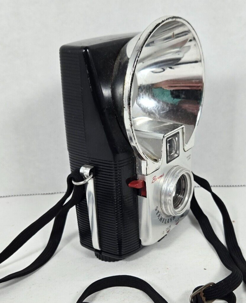 Vintage Brownie Starflash Camera Dakon Lens shutter works