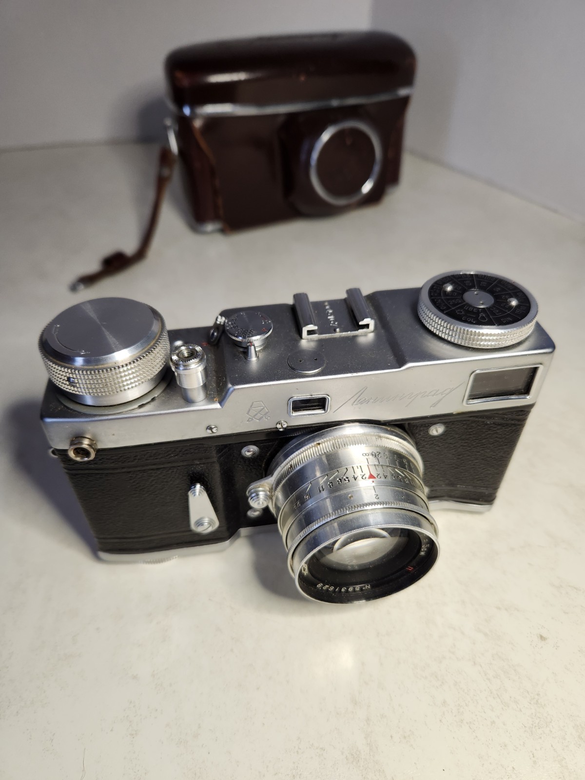 Leningrad Soviet USSR RF GOMZ Camera 1962+Jupiter-8 Lens
