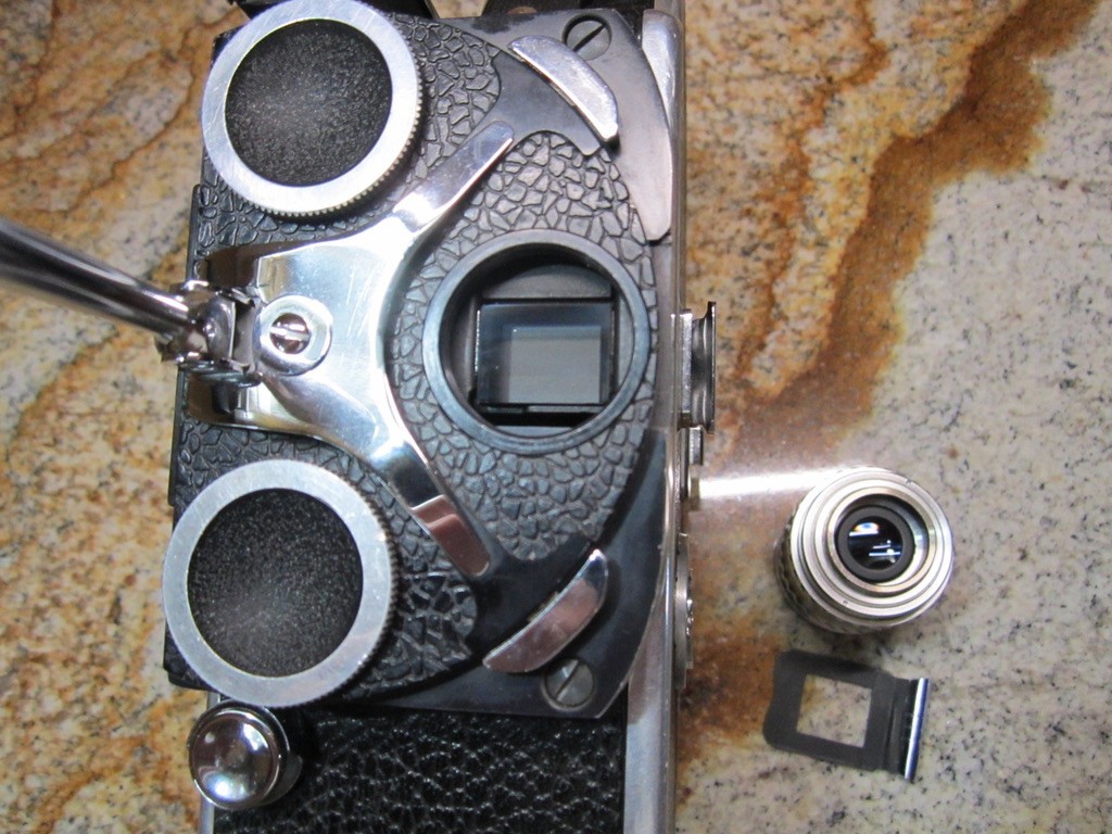 BOLEX REX REFLEX 16MM MOVIE CAMERA, SOM BERTHIOT 1.8/25MM C-MOUNT LENS, EYECUP