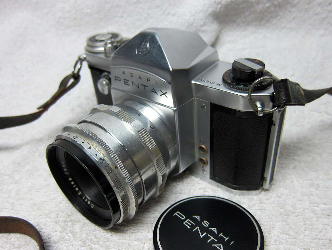 RARE 1957 Asahi PENTAX AP FIRST Model +58mm f2 Zeizz BIOTAR 35mm SLR FILM Camera