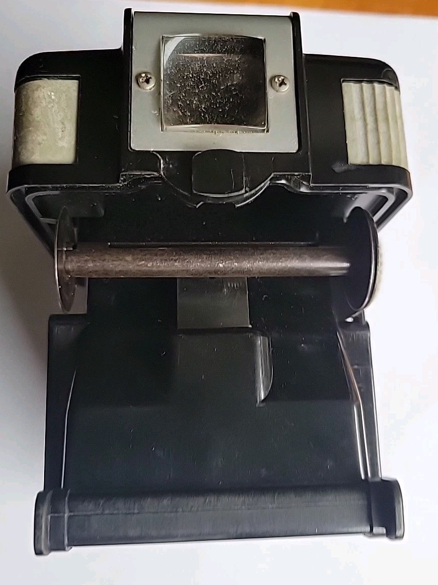 Vintage Kodak Brownie Hawkeye Flash Camera Uses 620 Film