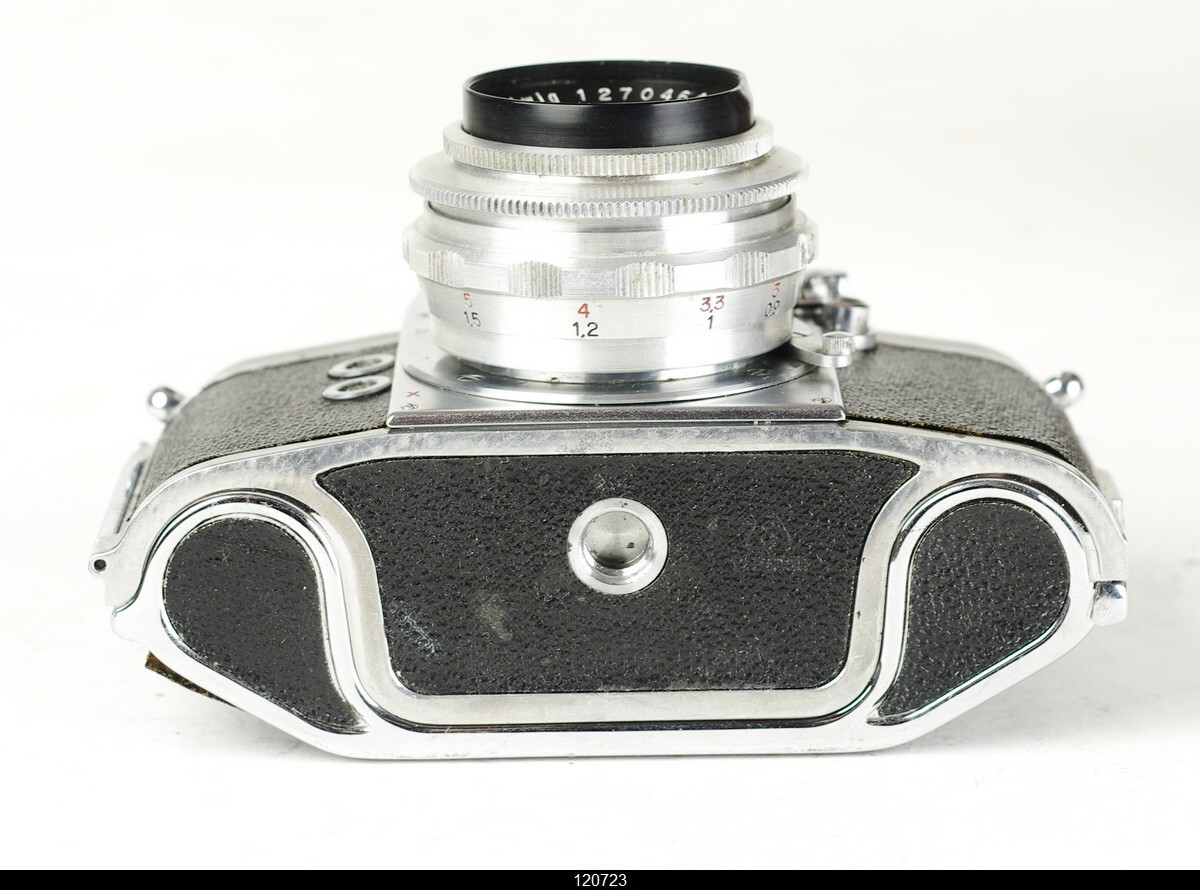 *Camera Jhagee EXA No.492900 With Lens Meritar 2,9/50mm Red V