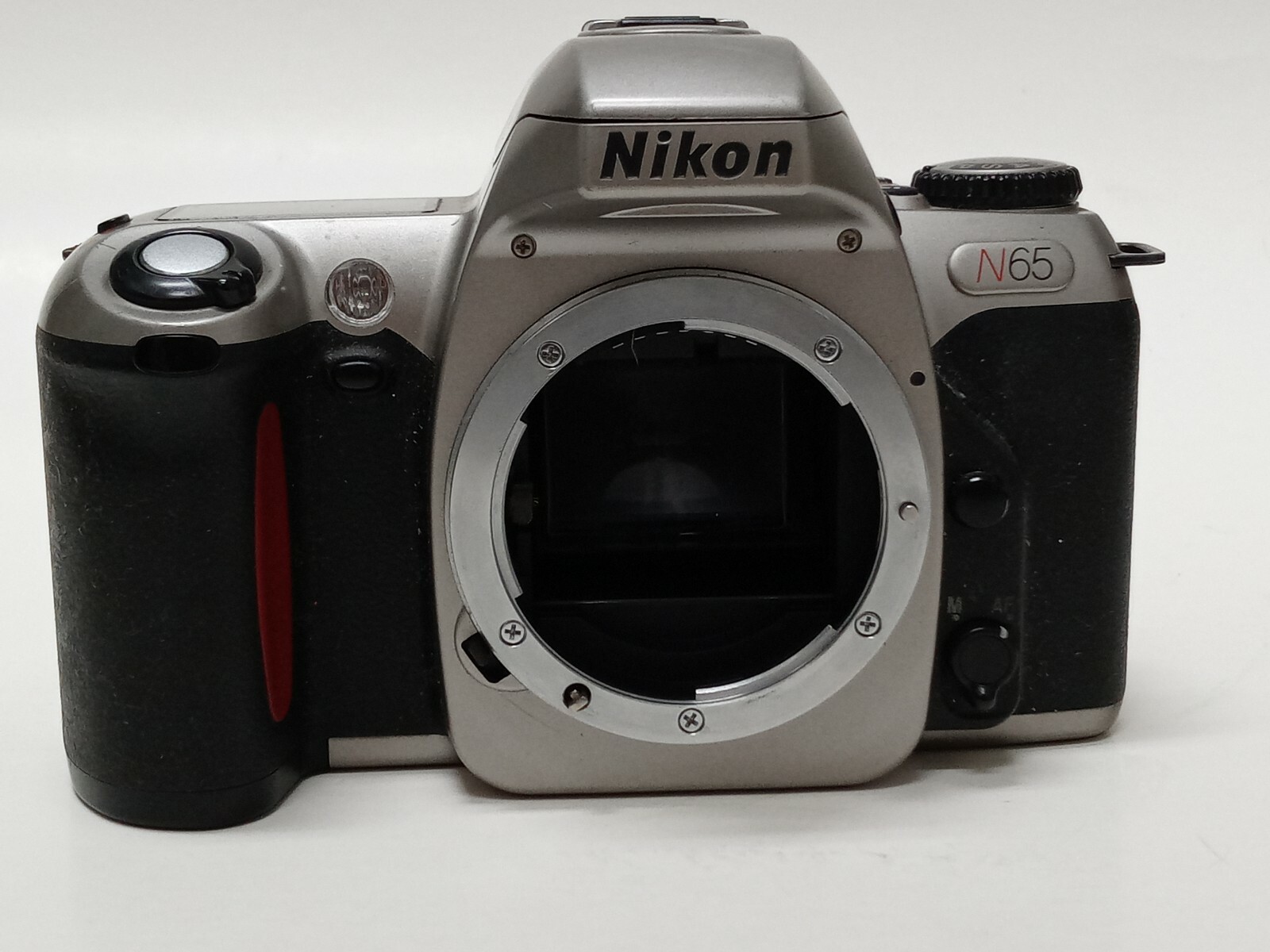 Nikon N65 35mm SLR Film Camera BODY ONLY