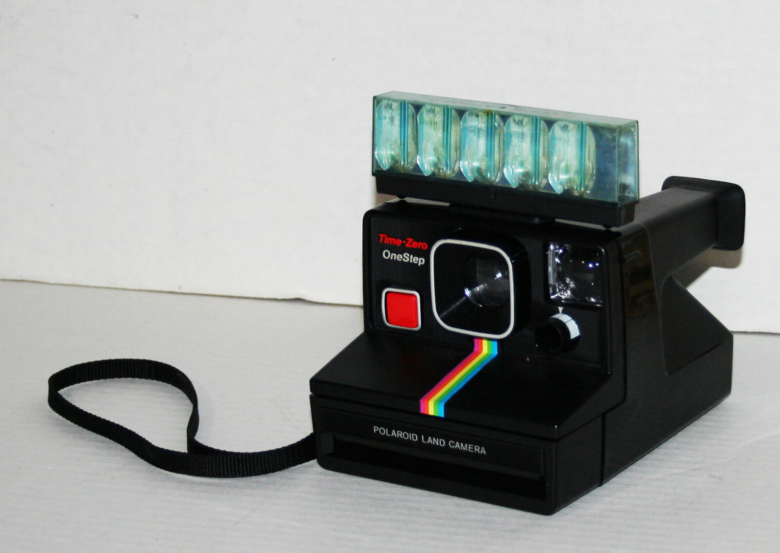 Polaroid Camera OneStep 600 Land Camera Rainbow Stripe w/ Flash Bulbs