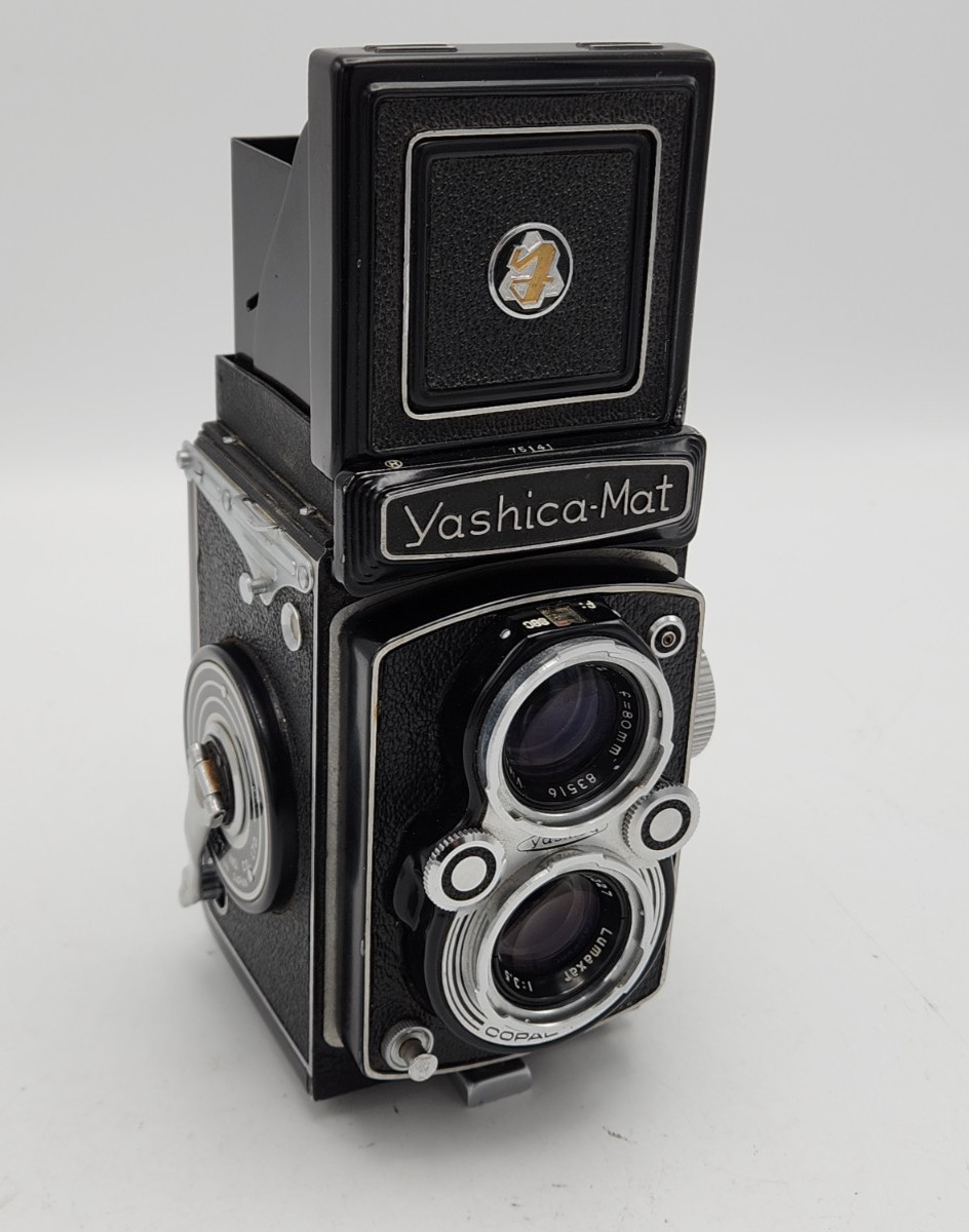 Vintage Yashica-Mat 6×6 120 TLR Camera Copal MXV w/ Lumaxar 80mm F3.5/3.2 Lenses