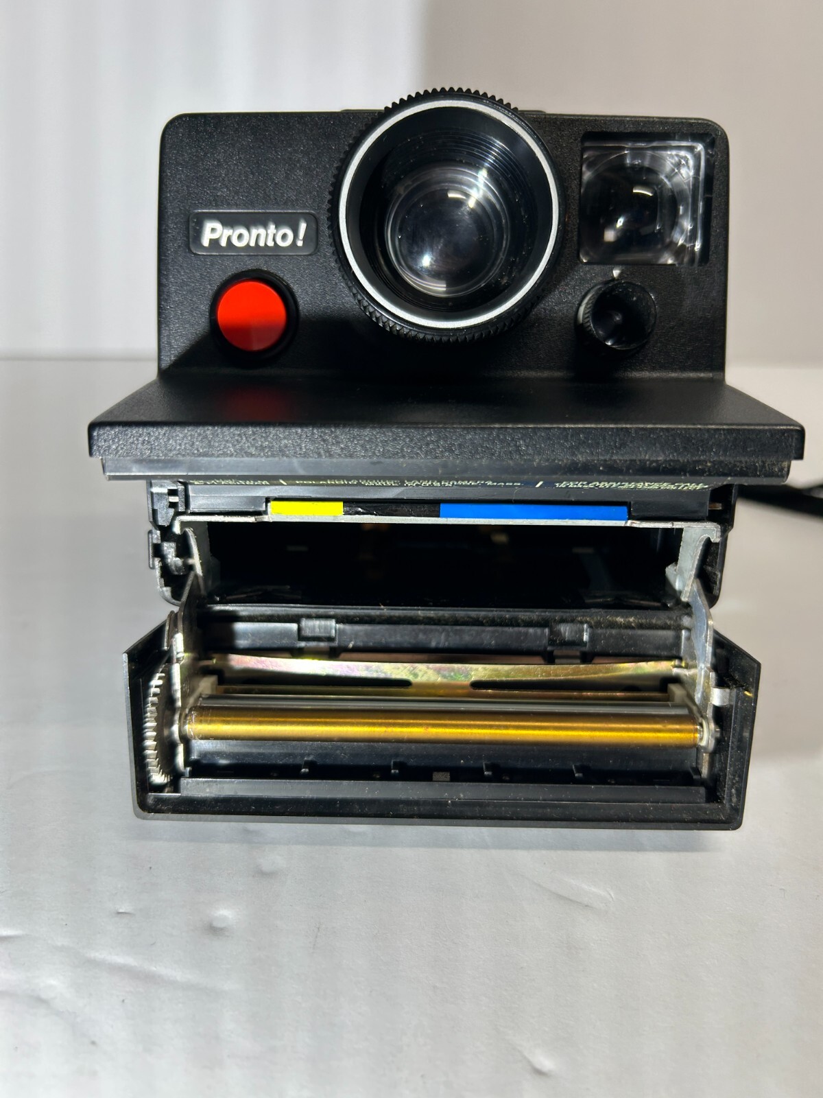 Vintage Polaroid Pronto! RF Instant Land Camera w/ Case Flash & flash – Untested