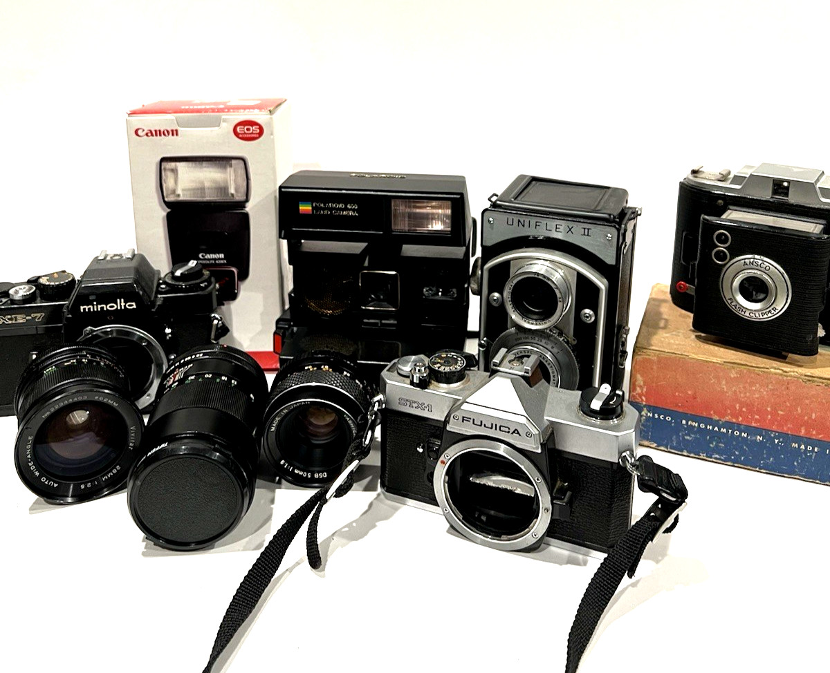 LotOf (9) Vintage Cameras / Accessories – Polaroid, Fujica, Minolta, Etc. AS IS
