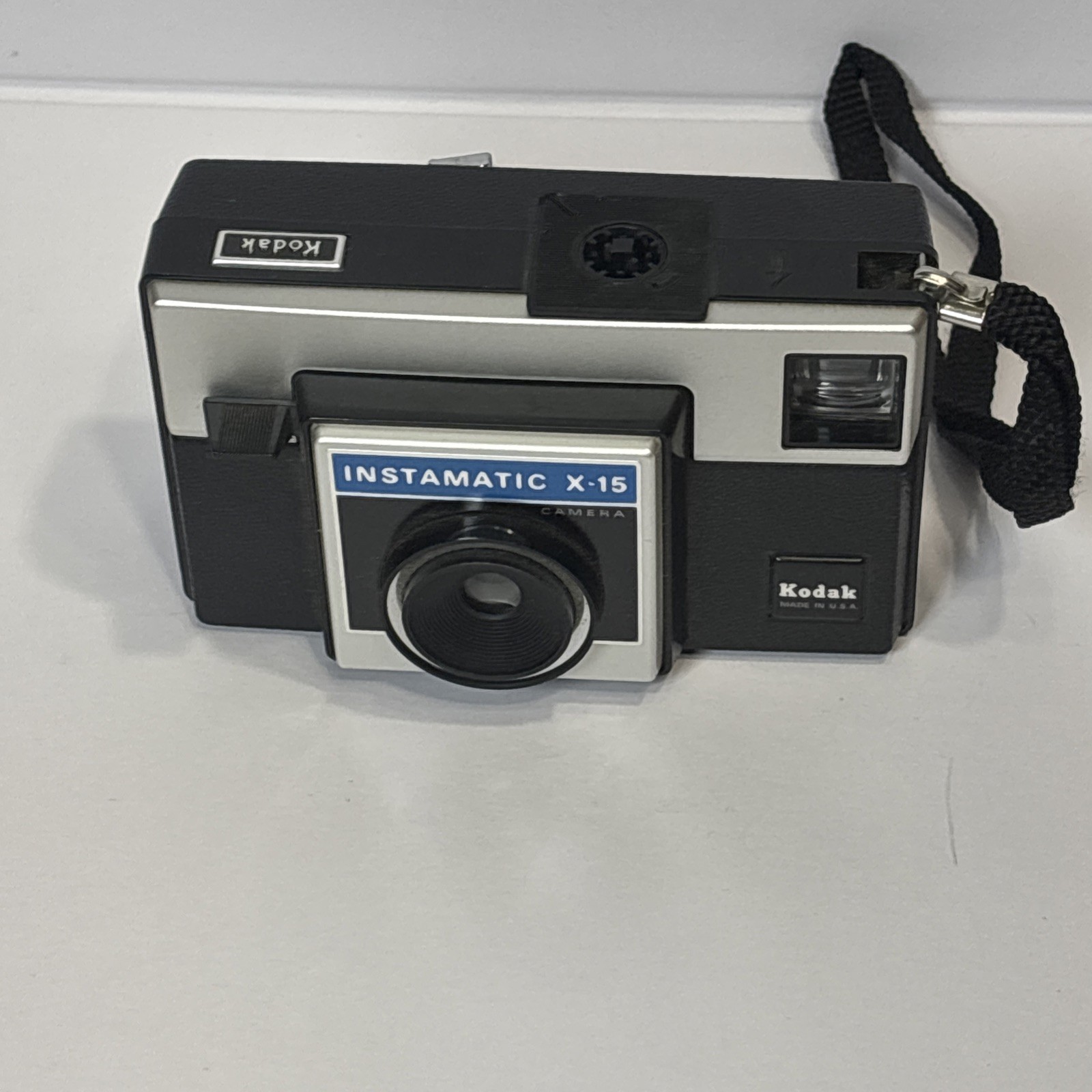 Vintage Kodak Instamatic X-15 Point & Shoot Film Camera Untested Original Box