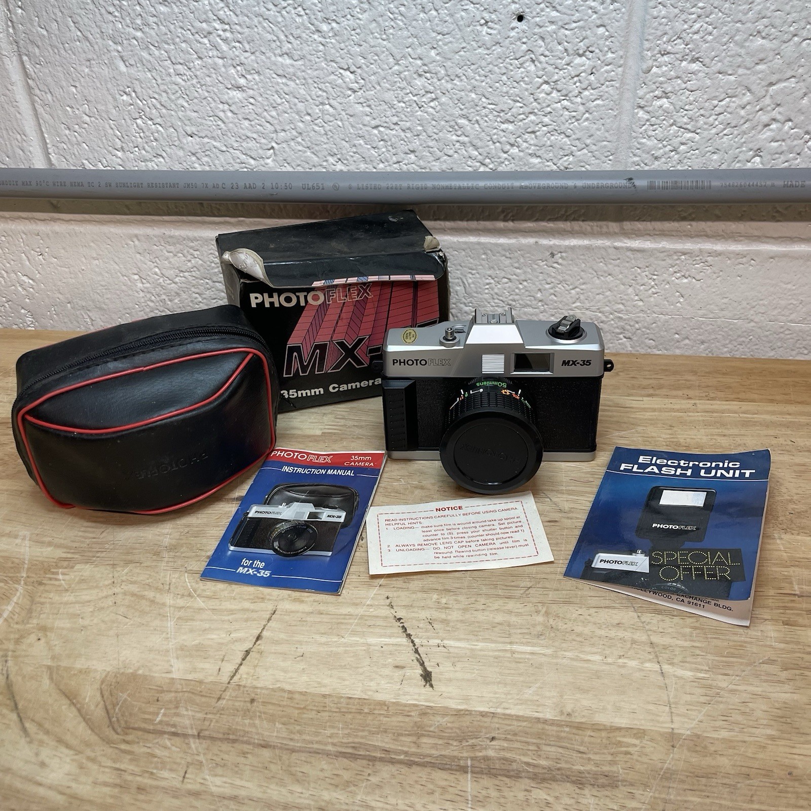 Vintage 90s PHOTO FLEX MX-35 35mm Point & Shoot Film Camera 50mm Lens