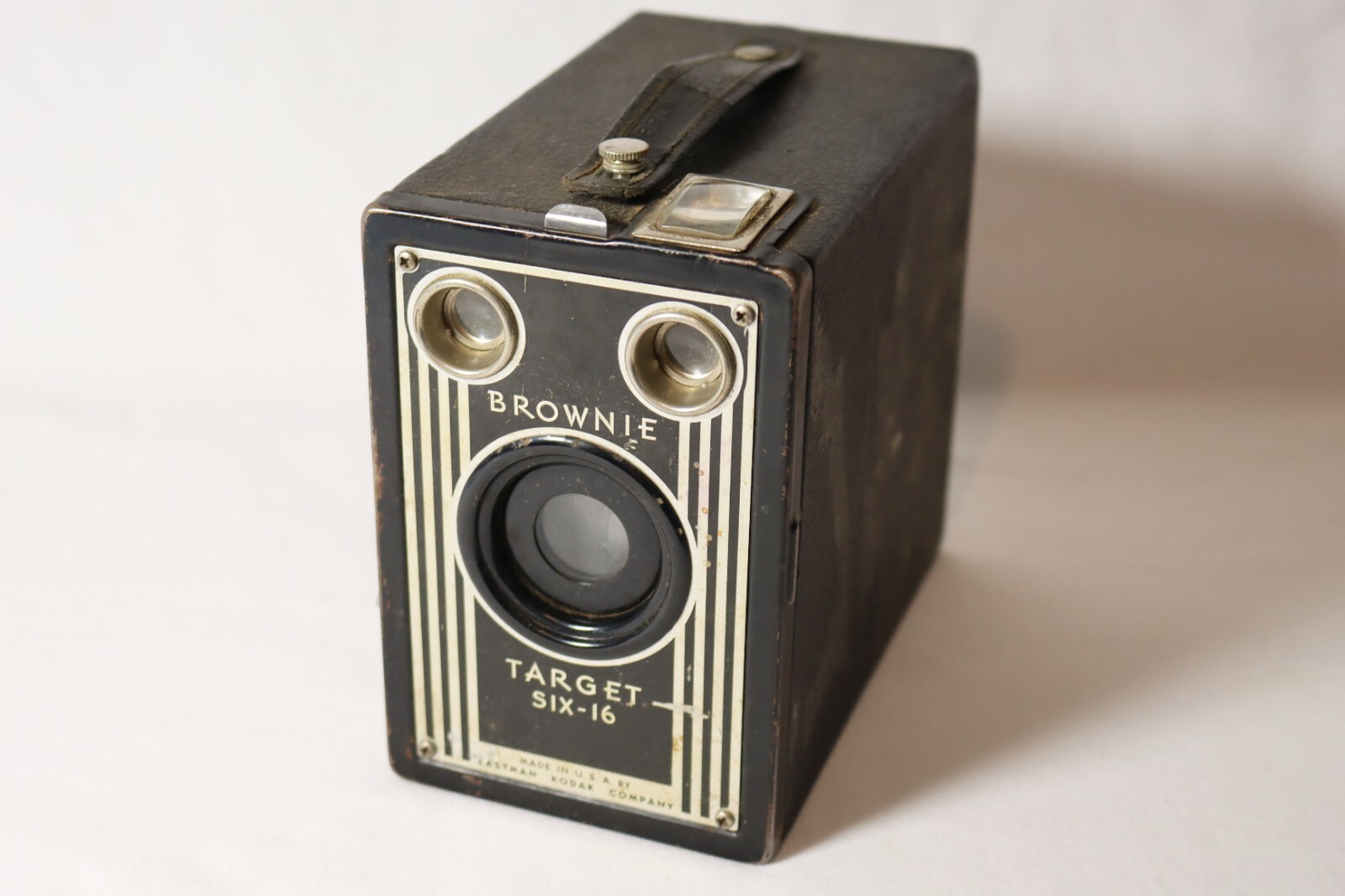 Vintage Eastman Kodak BROWNIE Target Six-16 Box Camera for use with 616 Film