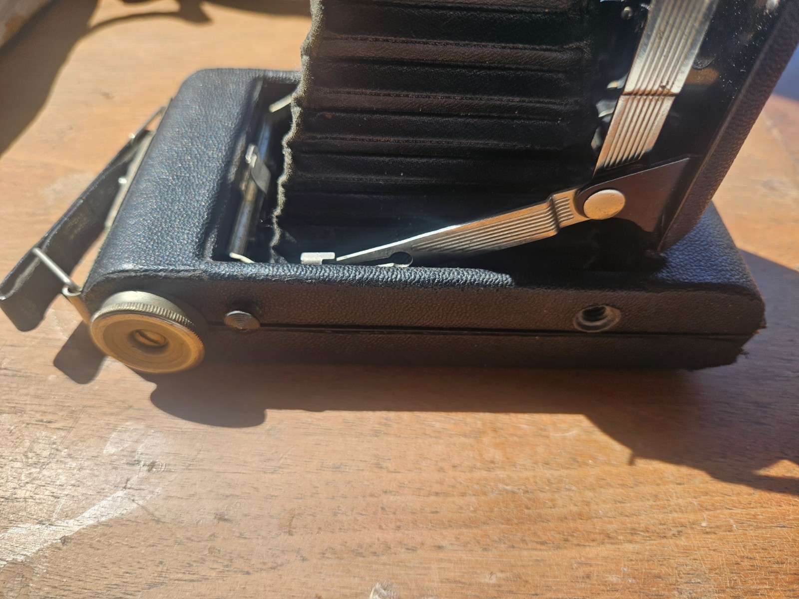 Vintage Kodak Vigilant Junior Six-20 Camera Untested For Display or Parts
