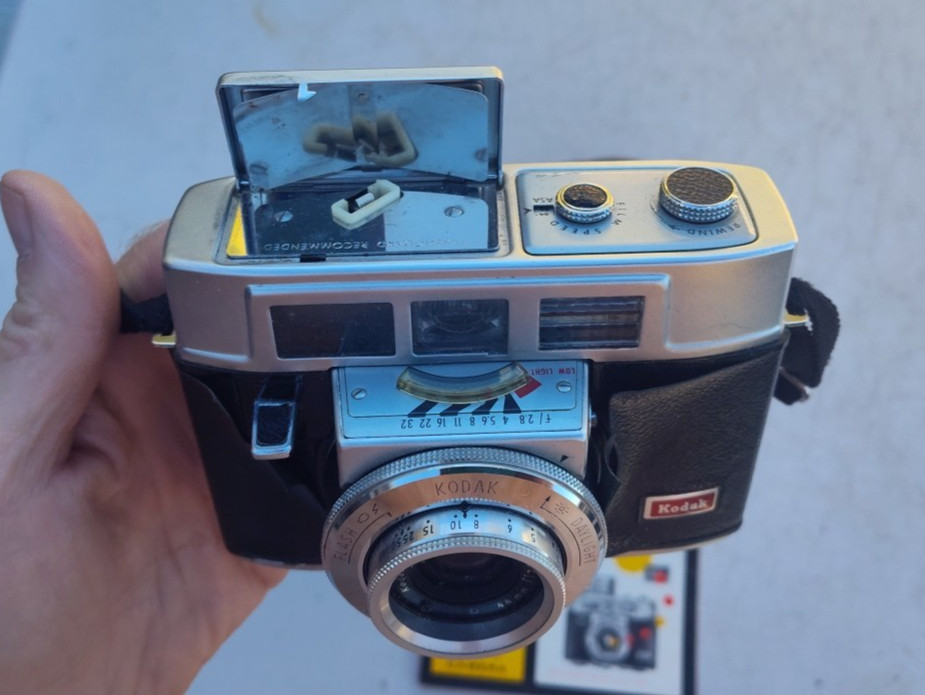 VTG Kodak Automatic 35F 35mm film camera Kodak Ektanar 44mm f:2.8mm lens