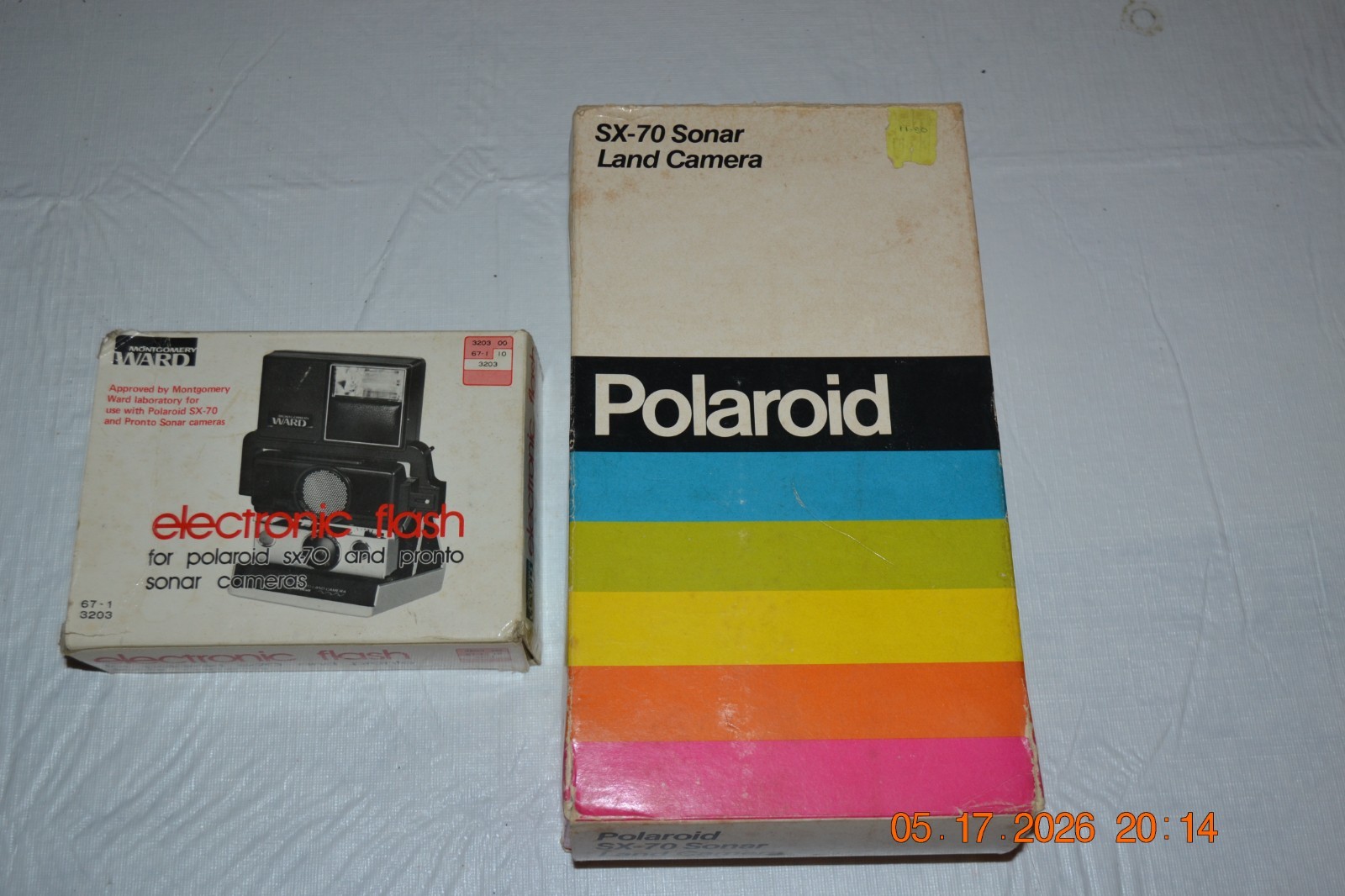 Nice Polaroid SX-70 Sonar Land Camera & Montgomery Ward SX-70 Electronic Flash