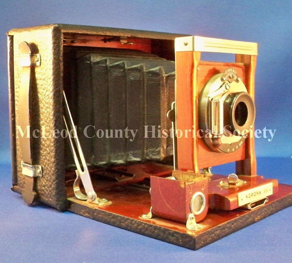 GUNDLACH MANHATTAN KORONA ANTIQUE CIRCA~1904 SERIES VII 5X7 FOLDING BED CAMERA