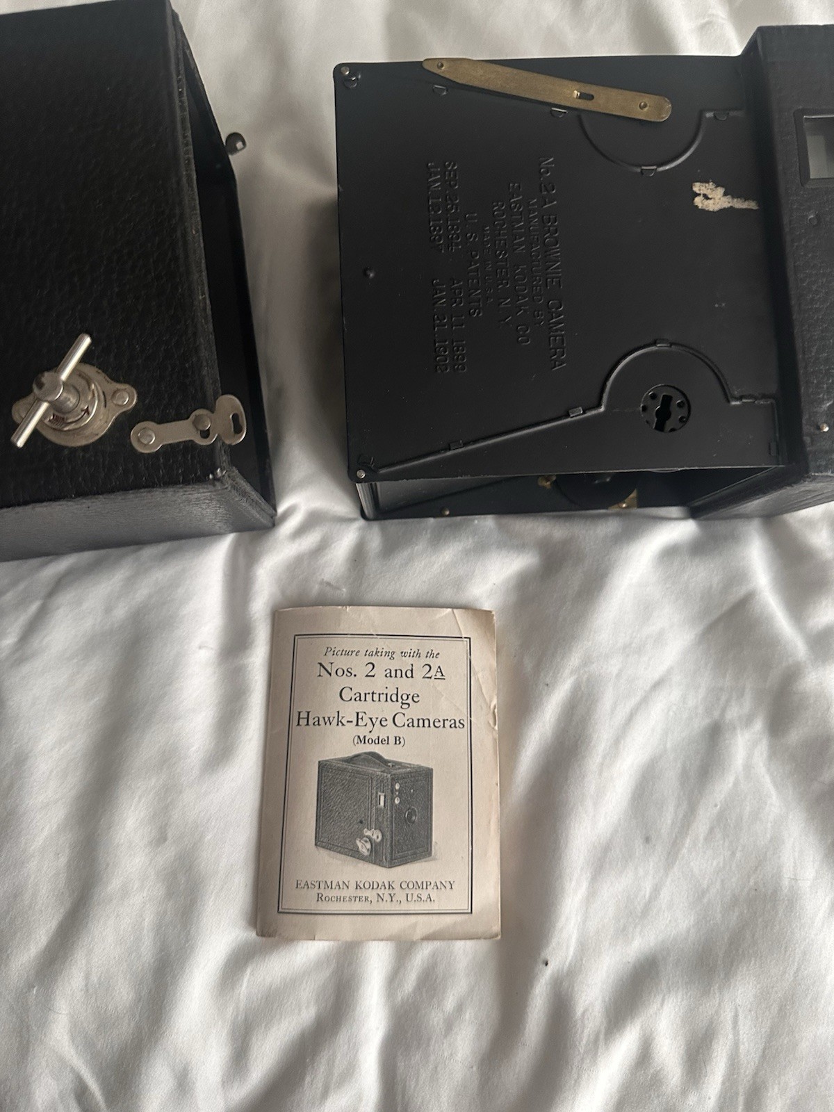 Eastman Kodak Box Camera No. 2A Model B Cartridge Hawk-Eye Vintage 116 Film VTG