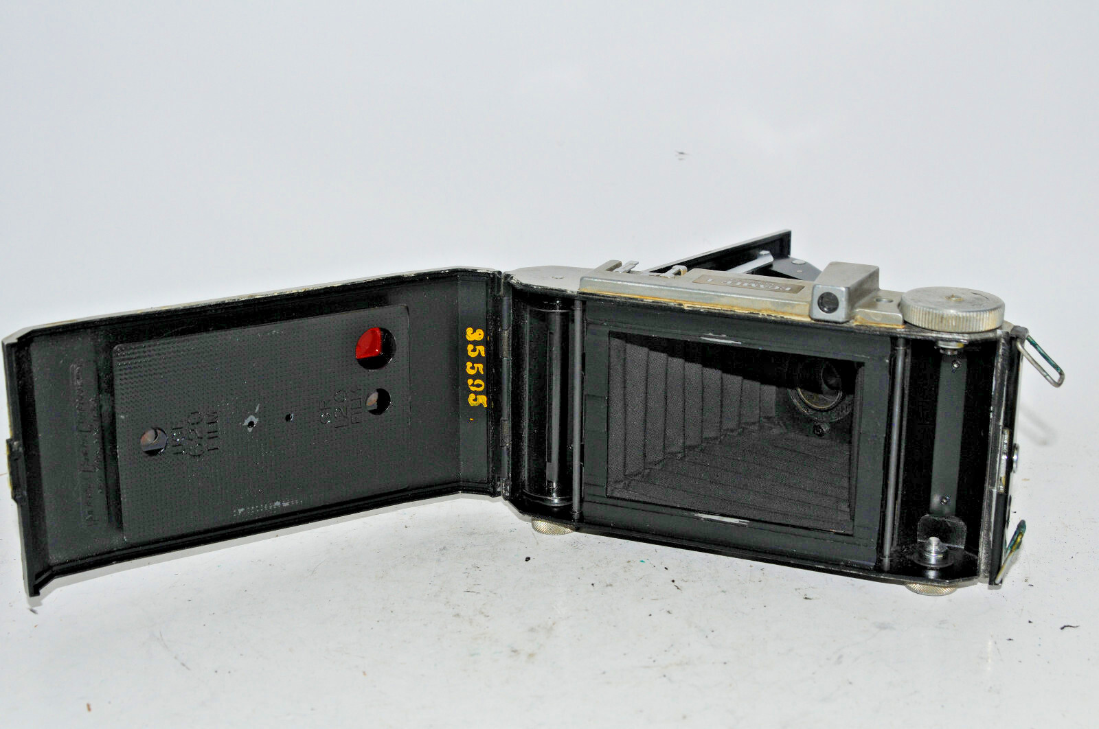 Universal Camera Roamer I Folding 120/620 Medium Format Film-TESTED/WORKING