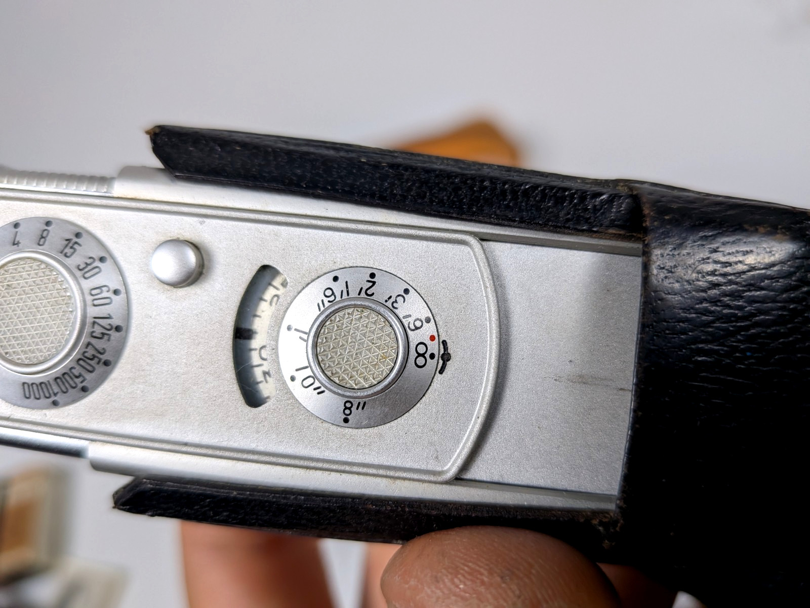 Minox RARE BL Model Mini Spy Camera 1: 3,5 F=15 mm w/ Sealed Film, Case, Flash