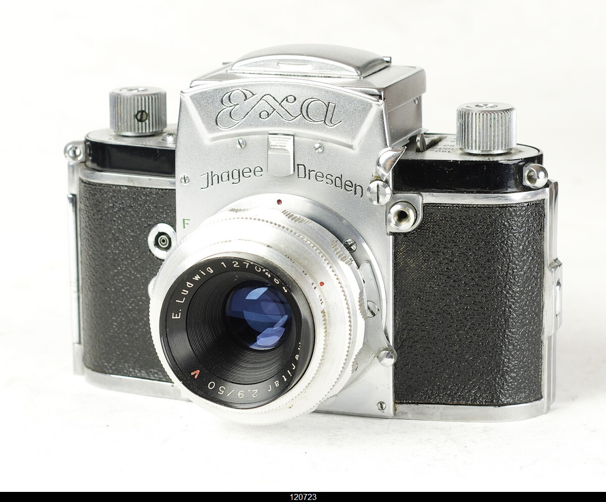*Camera Jhagee EXA No.492900 With Lens Meritar 2,9/50mm Red V