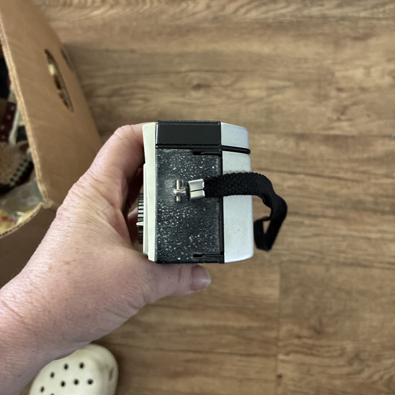 Vintage 1960’s Kodak Instamatic 104 Camera w/ Wrist Strap UNTESTED