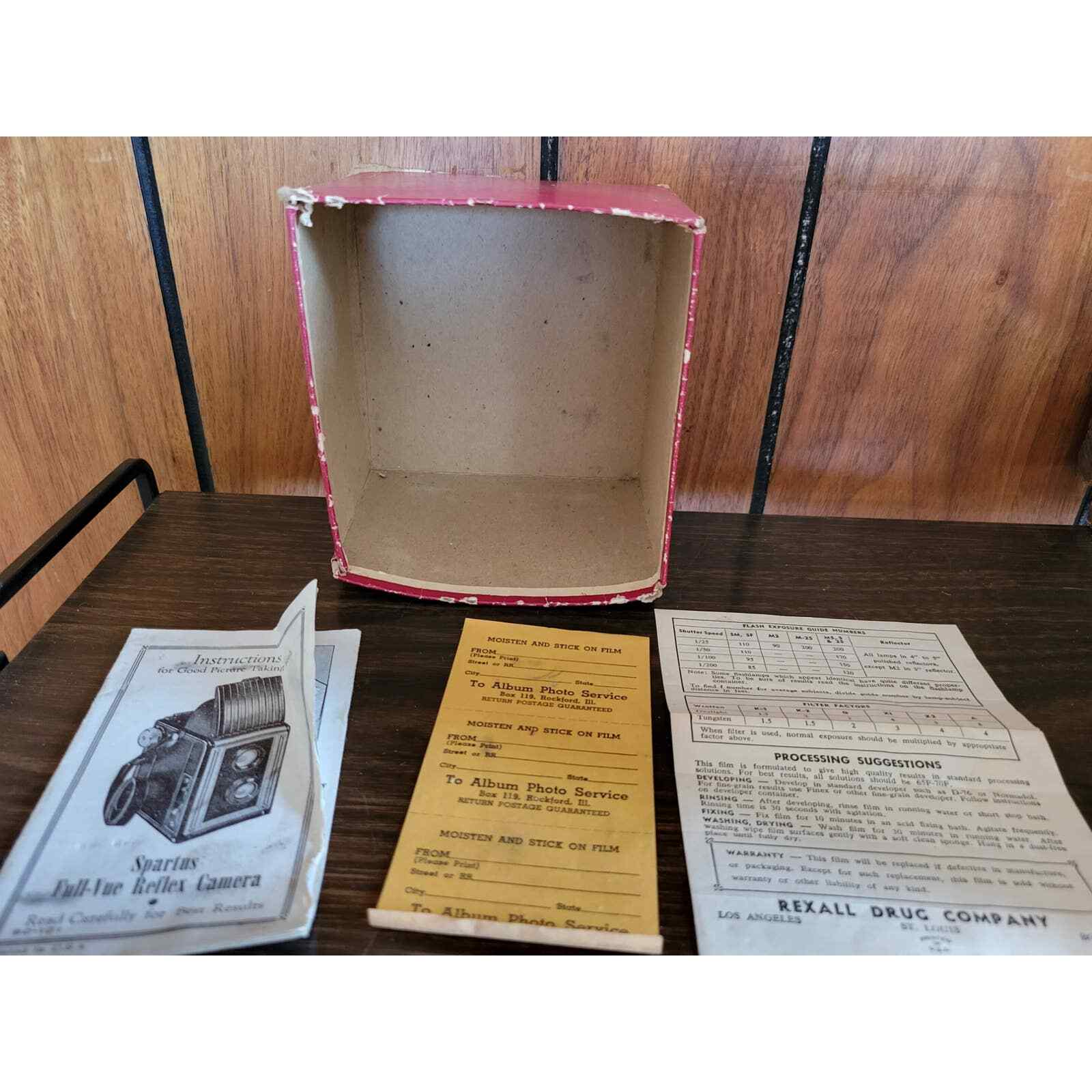 Vintage Spartus Full-Vue Camera BC-101 w/Manual – untested