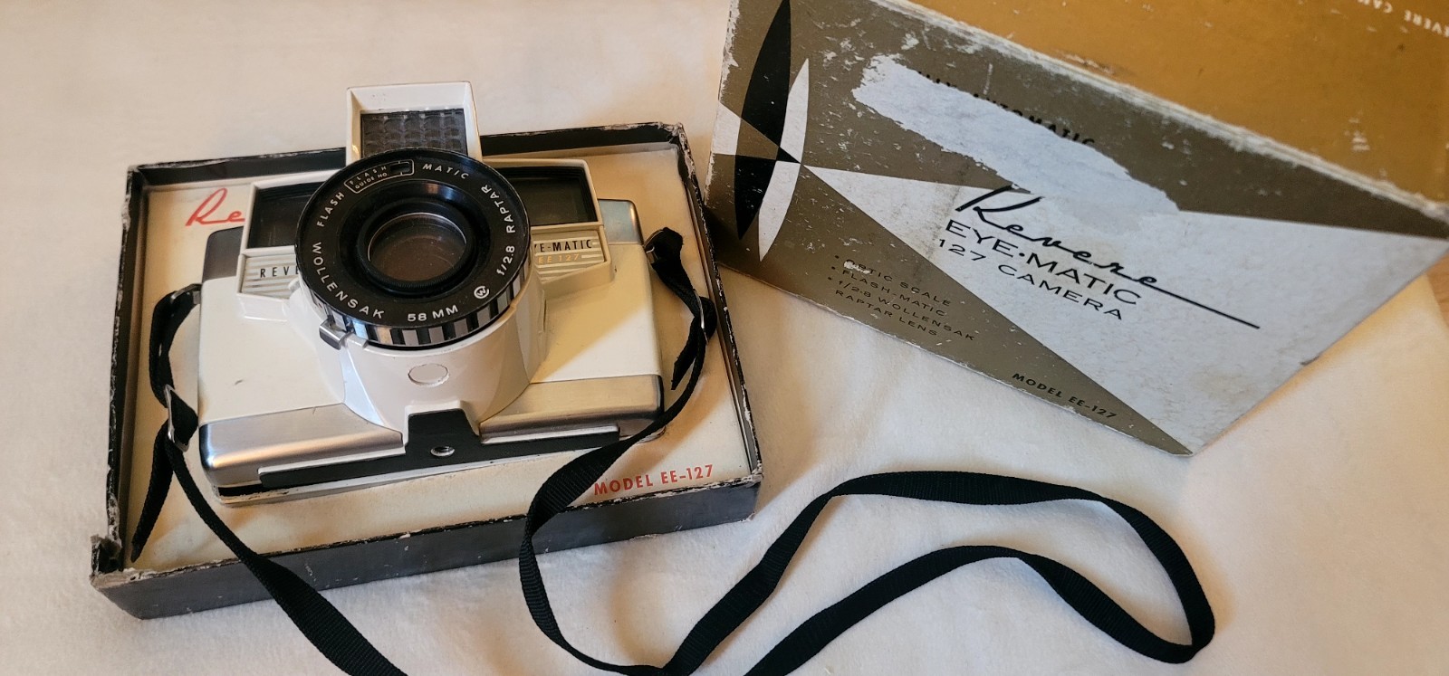 Revere Eyematic EE127 Camera Wollensak 58mm F2.8 Lens Raptor Flash Matic In Box!