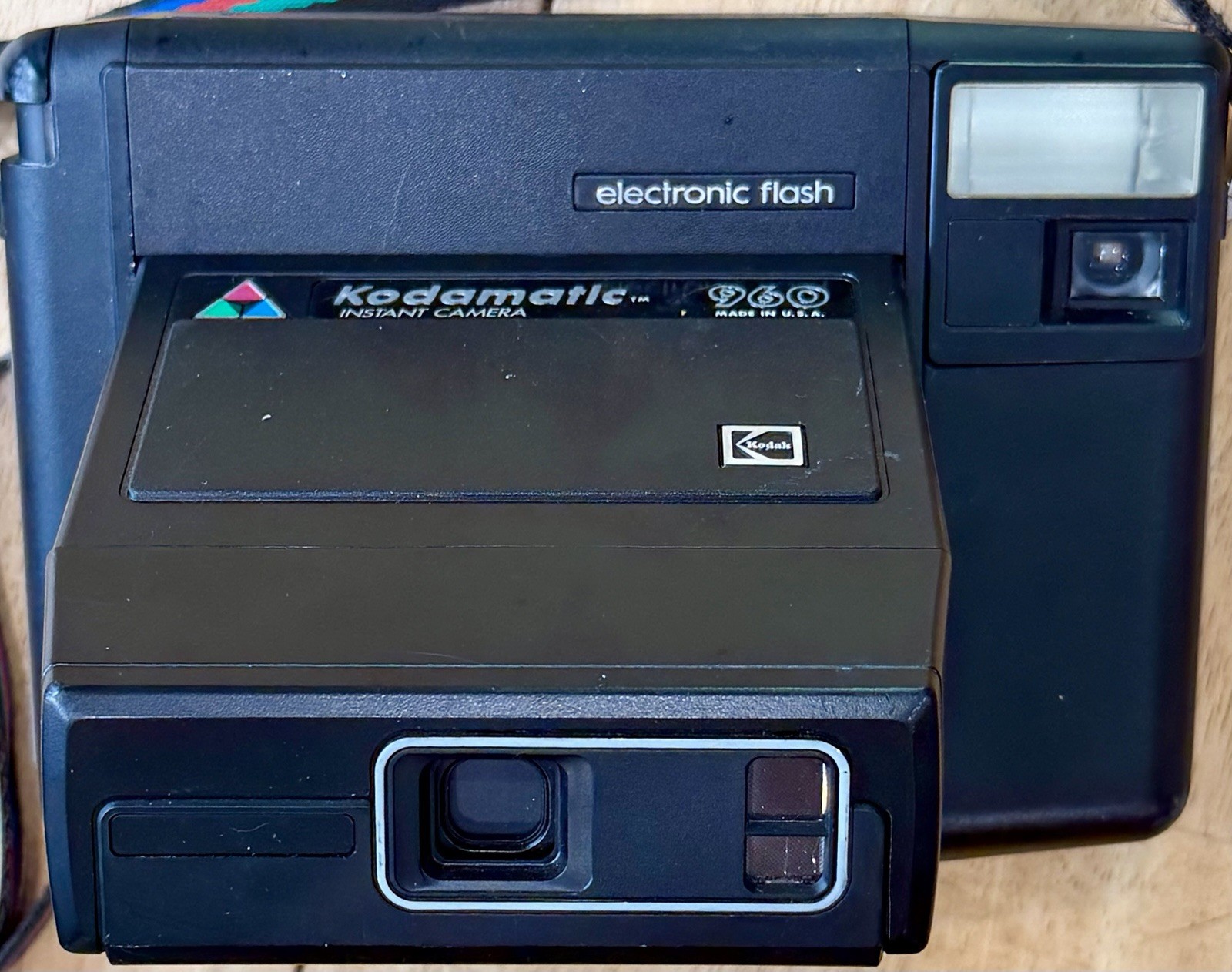 Vintage 1982 Kodak Kodamatic 960 Instant Camera Electronic Flash USA w/ Film
