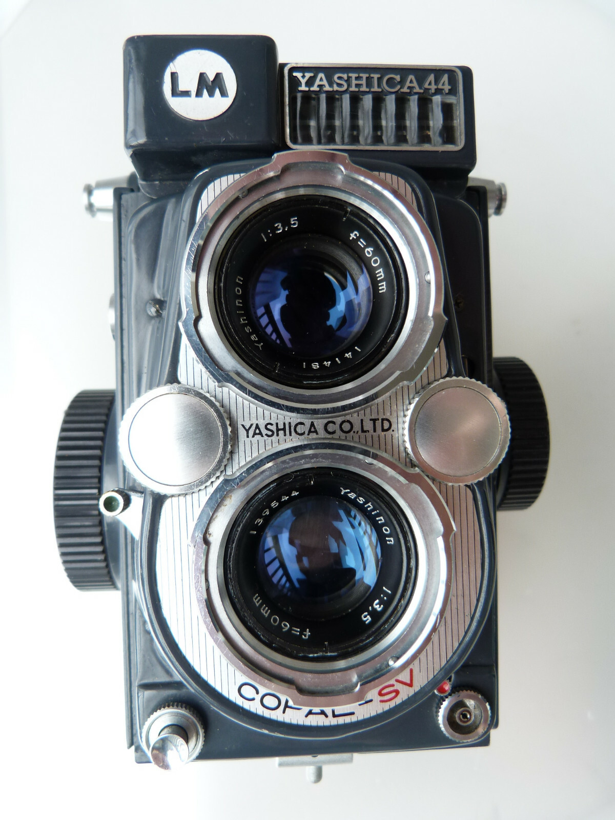 VINTAGE YASHICA 44 LM TWIN REFLEX 60mm 3.5 LENS 127 F.CAMERA.AS IS,UNTESTED.READ