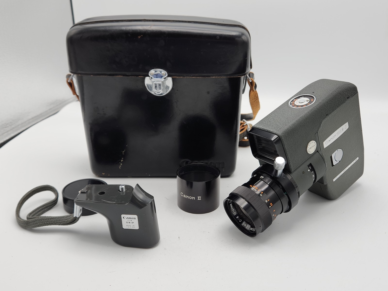 Vintage Canon Reflex Zoom 8-2 8mm Film Cine Movie Camera w/ Case – Runs *AS-IS*