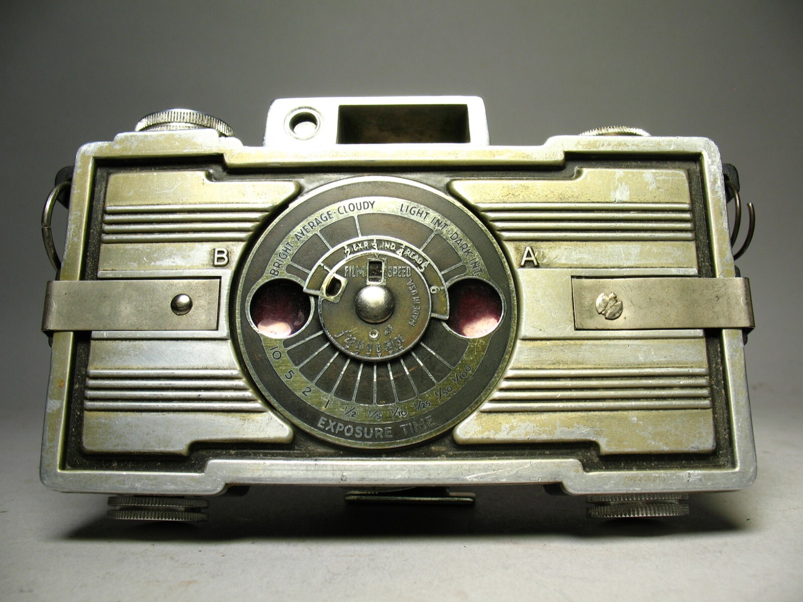 Detroit Detrola Model D Bakelite Camera 127 Roll Film with 50mm Anastigmat Lens