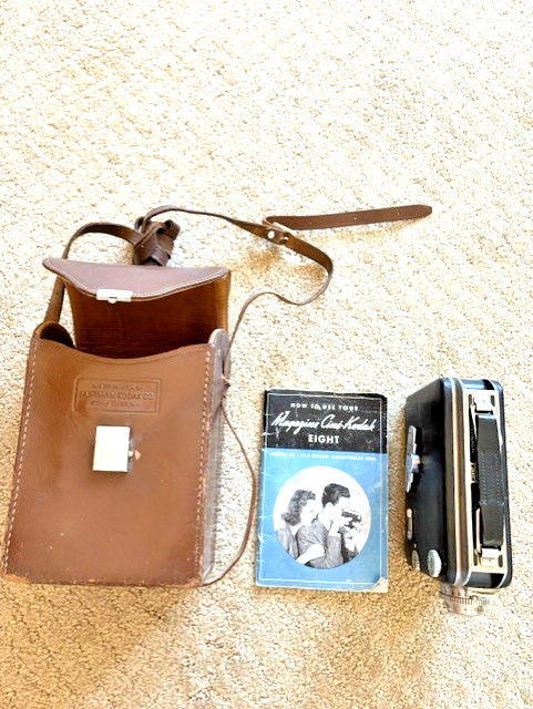Magazine Cine-Kodak Eight Model 90 Movie Camera 8mm Vintage w/ Case & Booklet