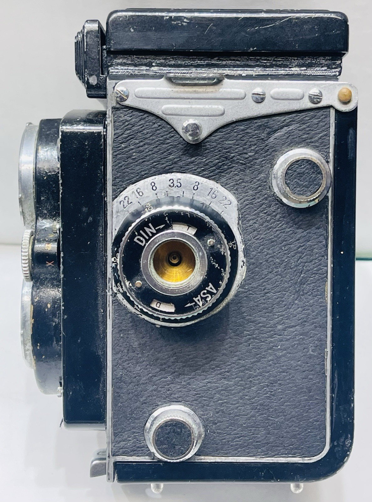 Vintage Yashica MAT-120mm TLR Film Camera