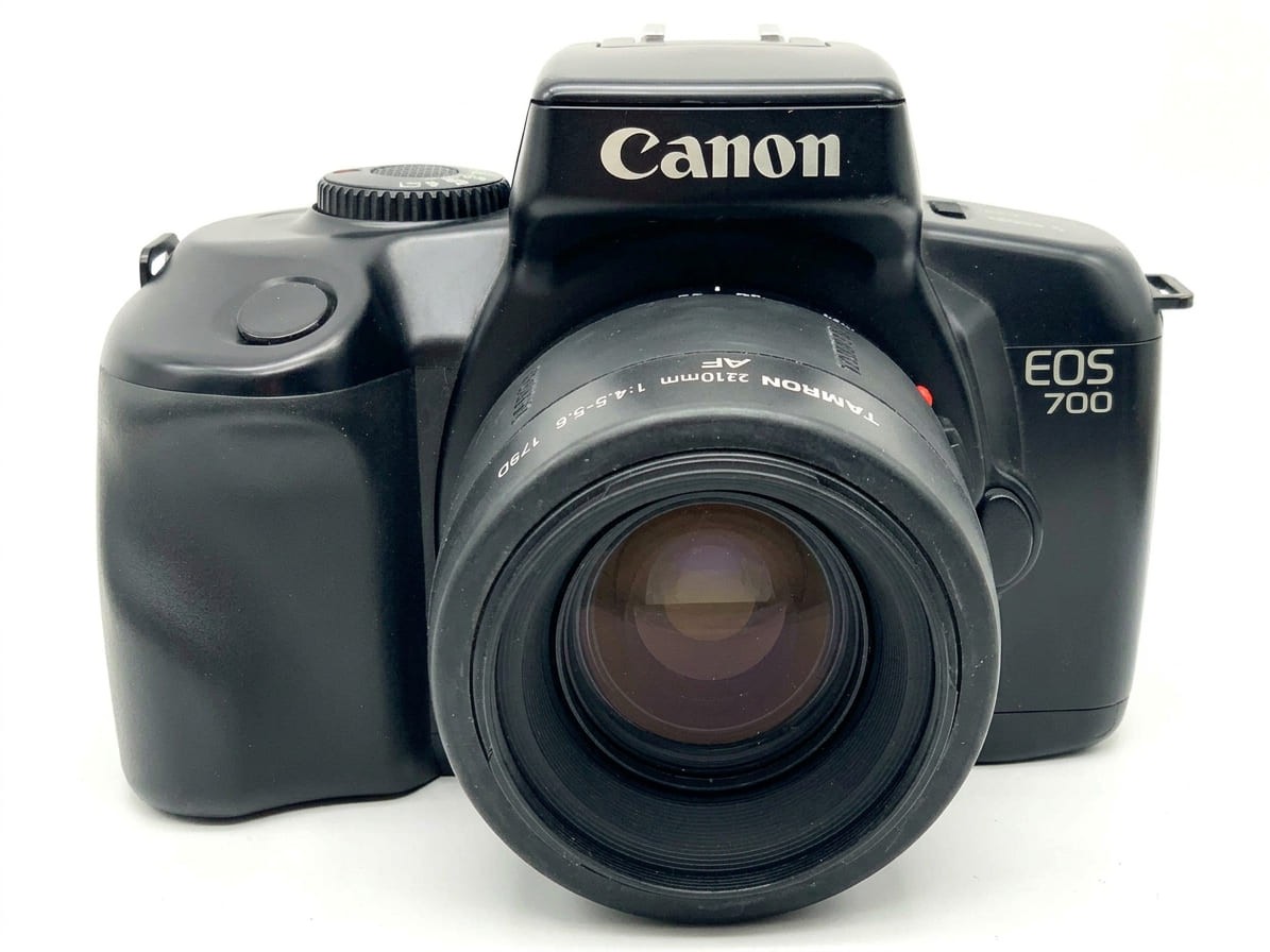 Canon EOS 700 Analog SLR 35mm + Tamron 80-210mm f/4.5-5.6 Kit Set Black Good