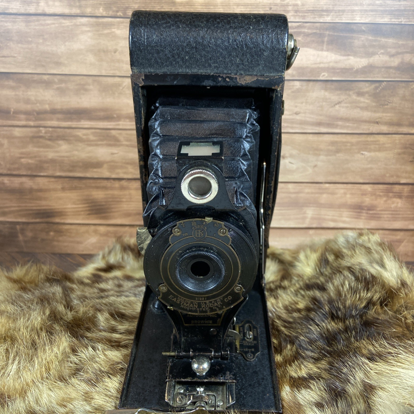 💟 Vintage Eastman Kodak Co. No. 2 Folding Autographs Brownie Model B Camera