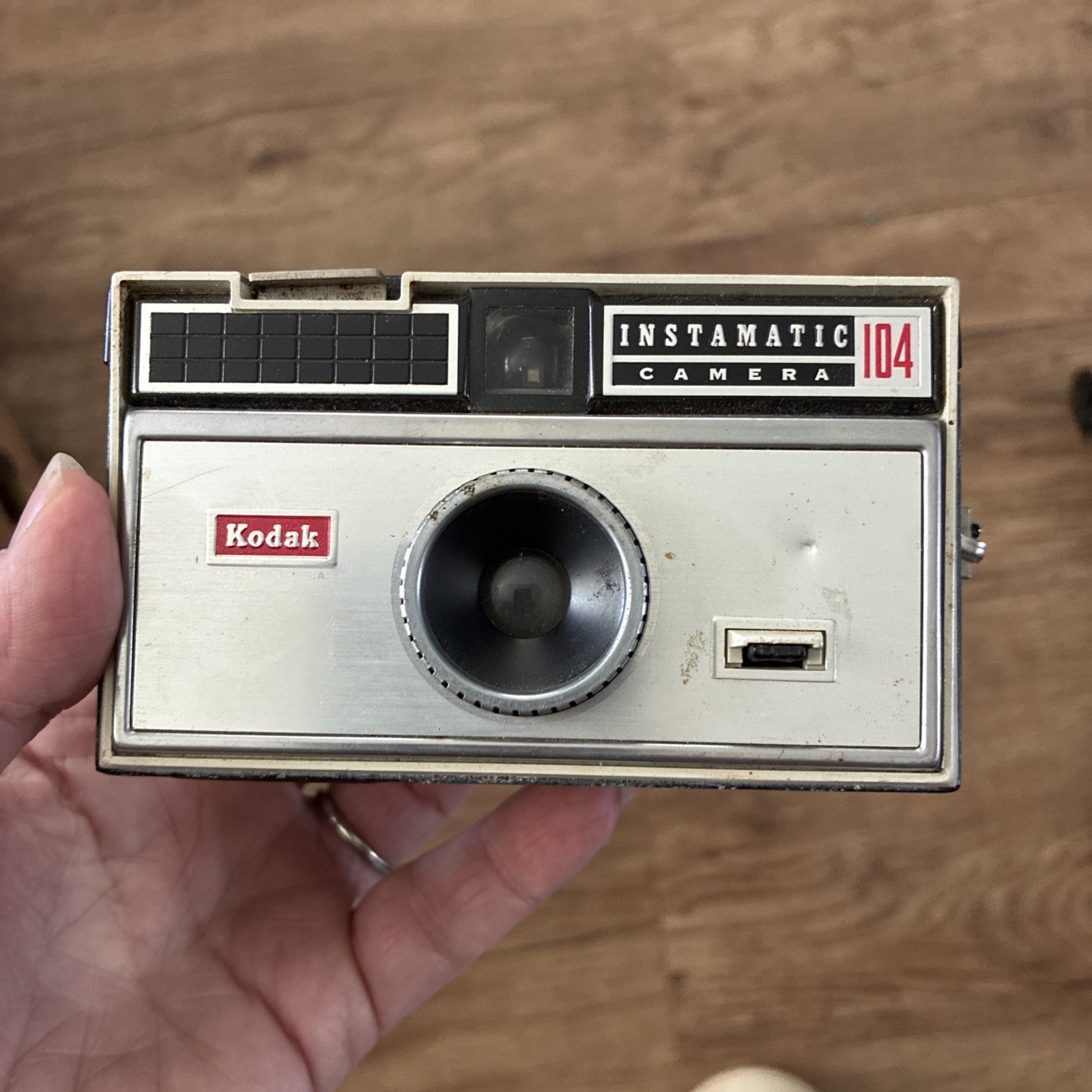 Vintage 1960’s Kodak Instamatic 104 Camera w/ Wrist Strap UNTESTED