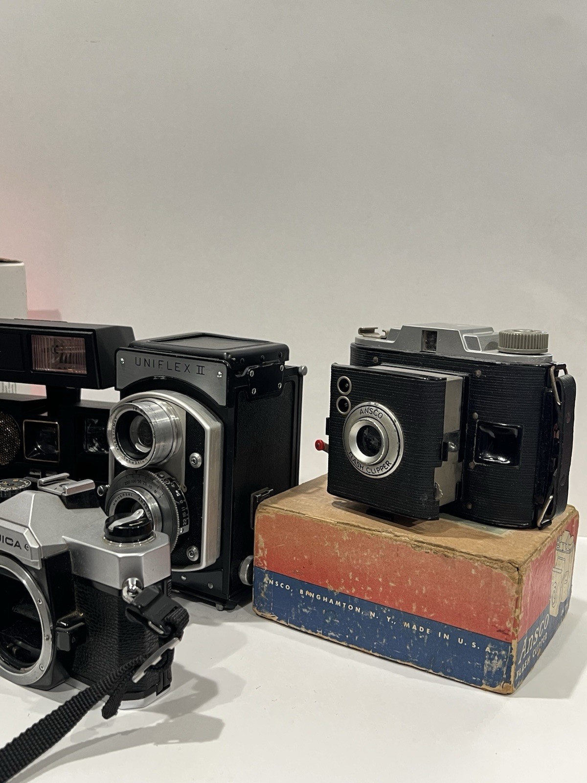 LotOf (9) Vintage Cameras / Accessories – Polaroid, Fujica, Minolta, Etc. AS IS