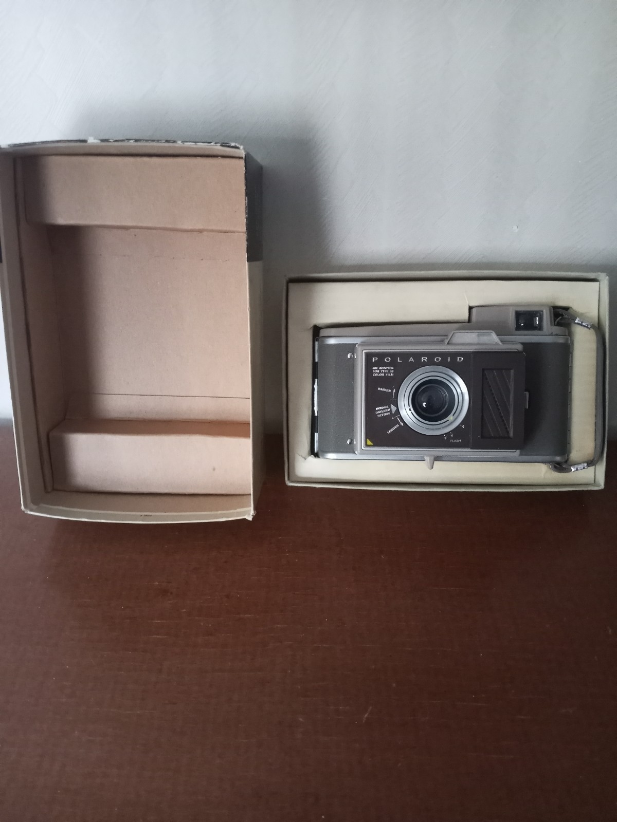 Vintage Polaroid Electric Eye J33 Land Camera w/ Original Box & color adapter