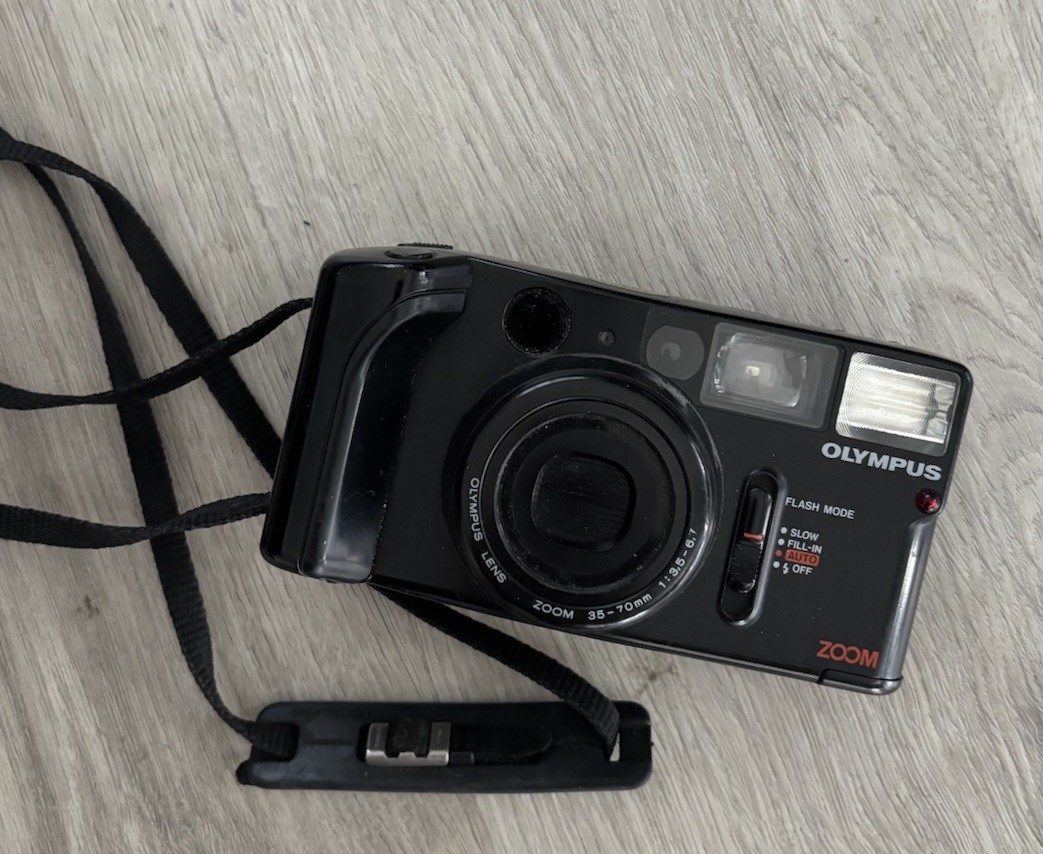 TESTED Olympus Quick Shooter Zoom 35mm Point & Shoot Film Camera, Black