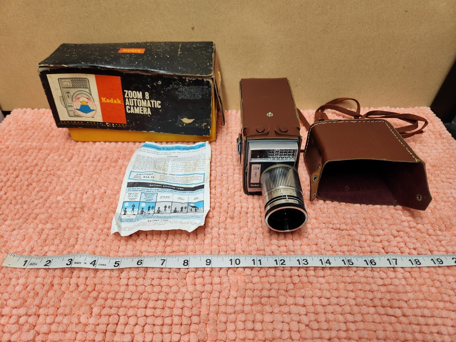 VTG Kodak Zoom 8 Automatic Camera Movie 8MM w/Box & Leather Case