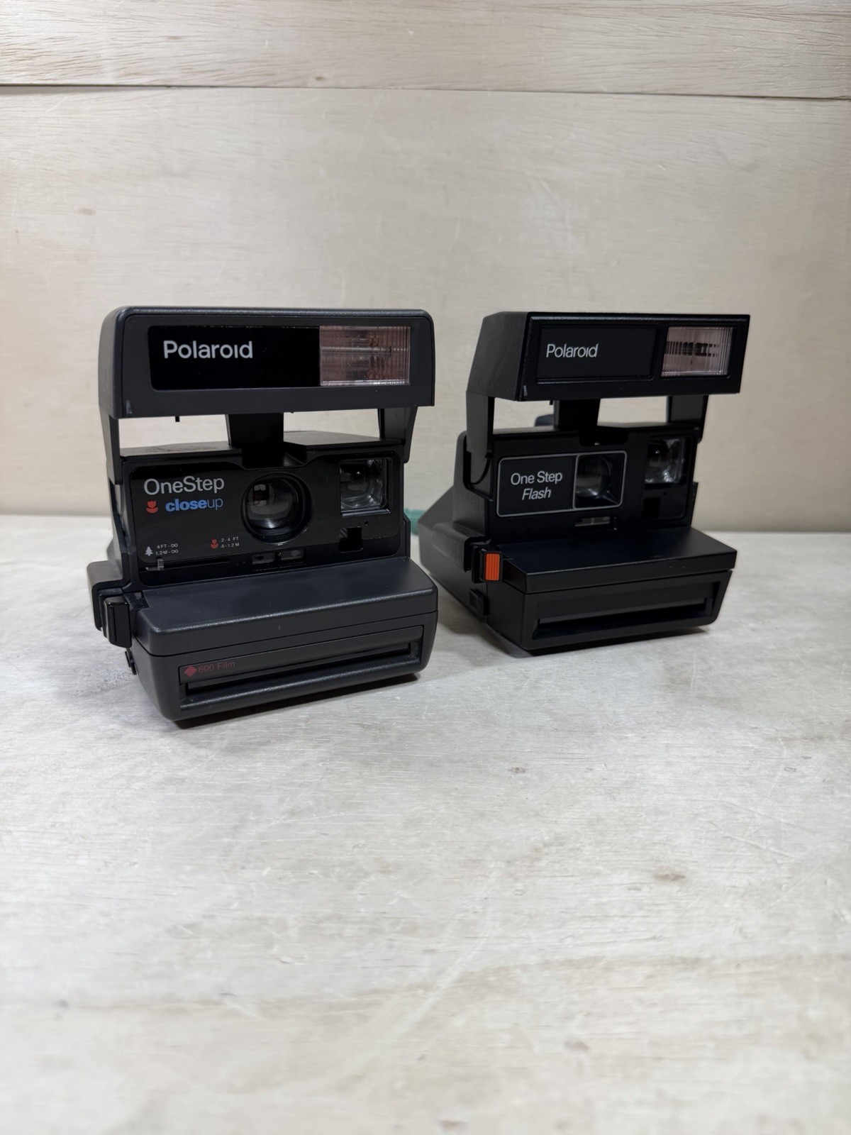 Polaroid One Step Close Up 600 Instant Film Camera LOT OF 2