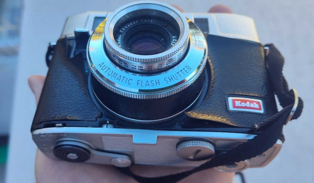 VTG Kodak Automatic 35F 35mm film camera Kodak Ektanar 44mm f:2.8mm lens