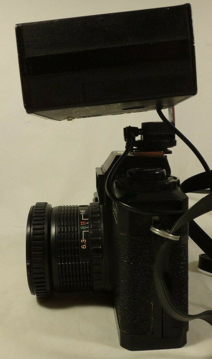 Lavec T28 35mm Camera Yashica Pro-50 DX Flash 8 Rolls Film Box Manual Strap GUC