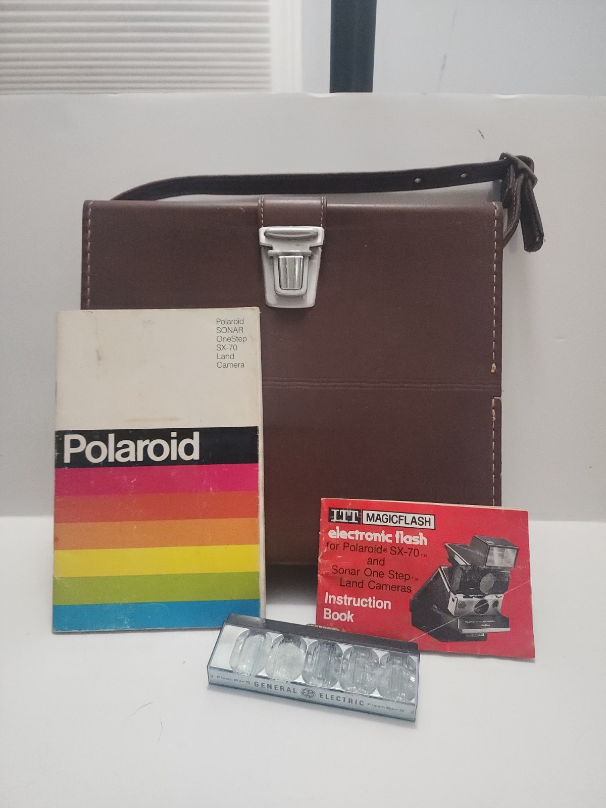 VTG Polaroid Sonar OneStep SX-70 Camera Case Brown Leather w/ Manuals Flash Bar