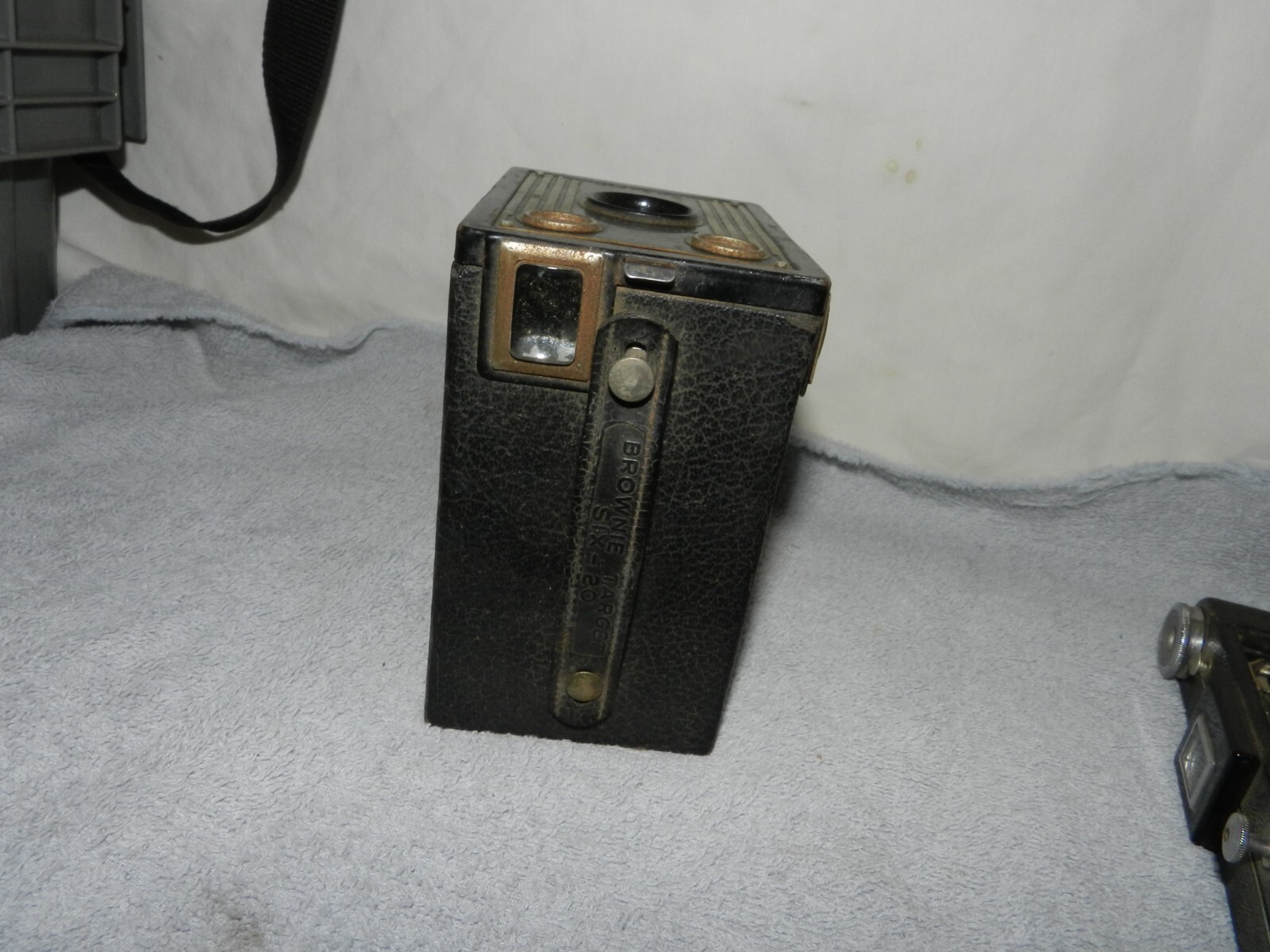 Vintage Camera: Eastman Kodak Brownie Target Six-20: box