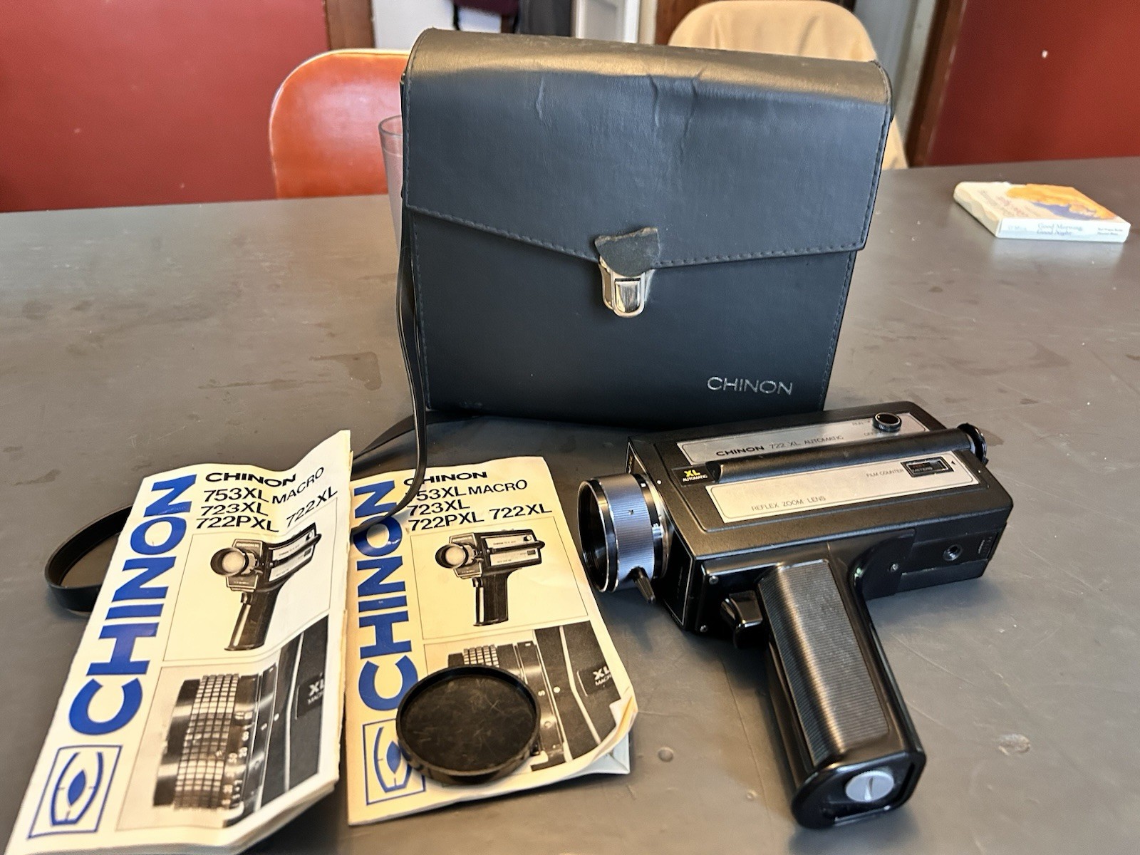 Chinon 722P XL Power Zoom Super 8 Movie Camera w/ Case Untested