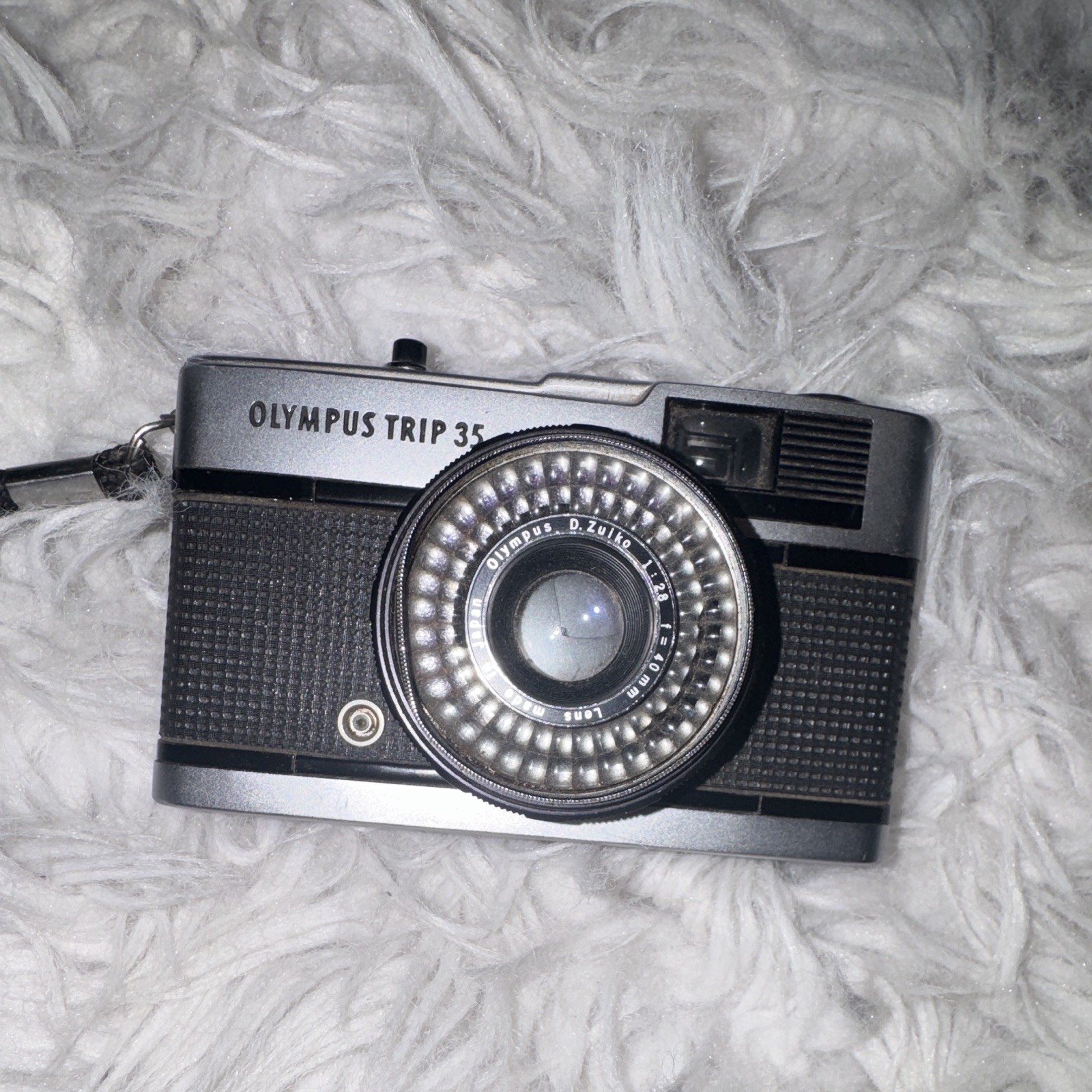 Olympus Trip 35 35mm Film Camera w/ D.Zuiko 40mm f/2.8 Lens Silver/Black