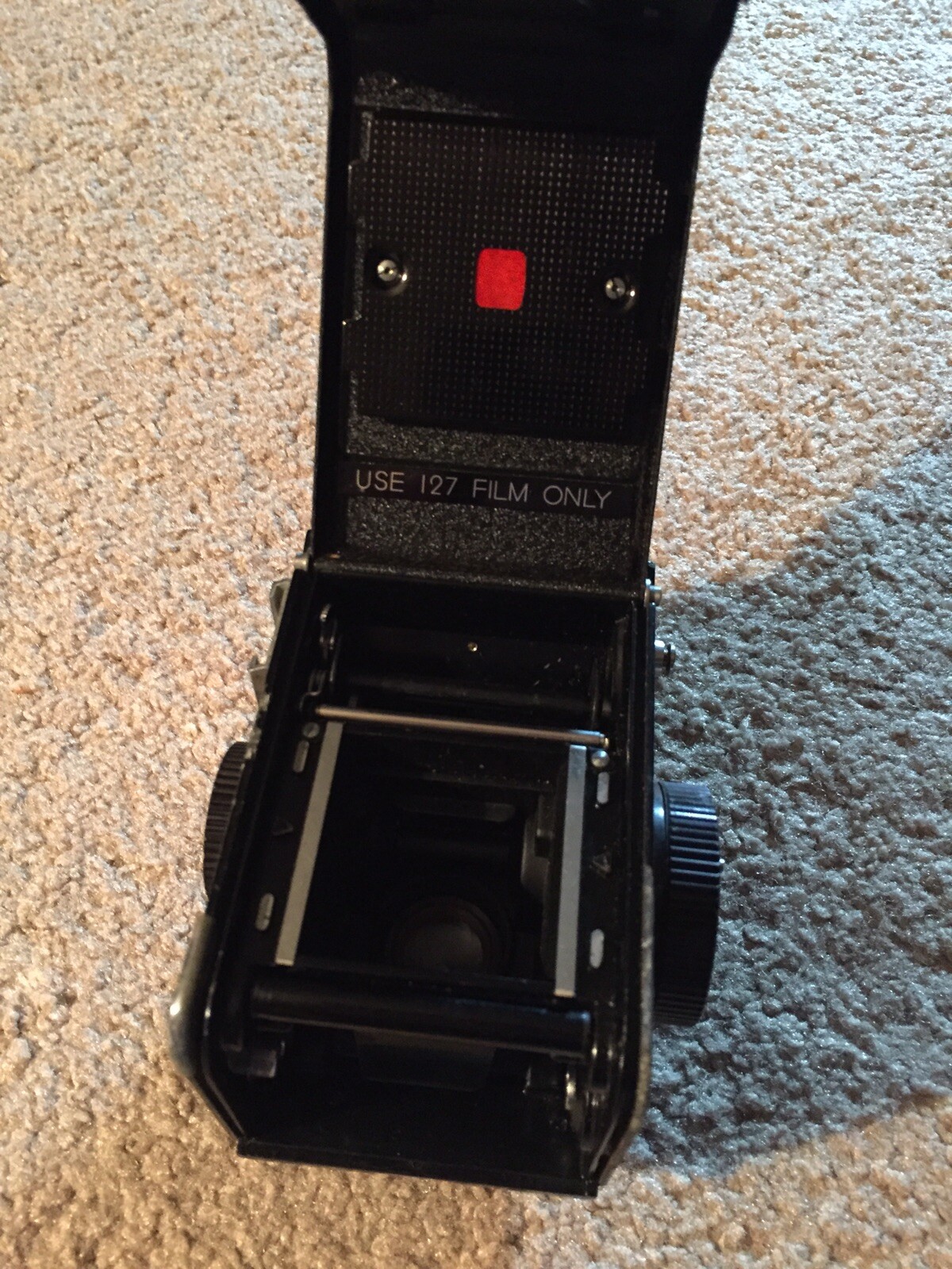 VINTAGE YASHICA 44 LM TWIN REFLEX 60mm 3.5 LENS 127 FILM CAMERA
